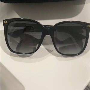 Authentic Gucci sunglasses 💙final sale!!!